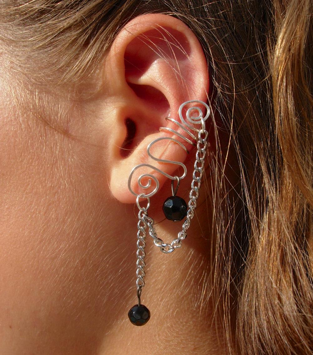 Ear Cuff With Chain And Black Bead Accents
